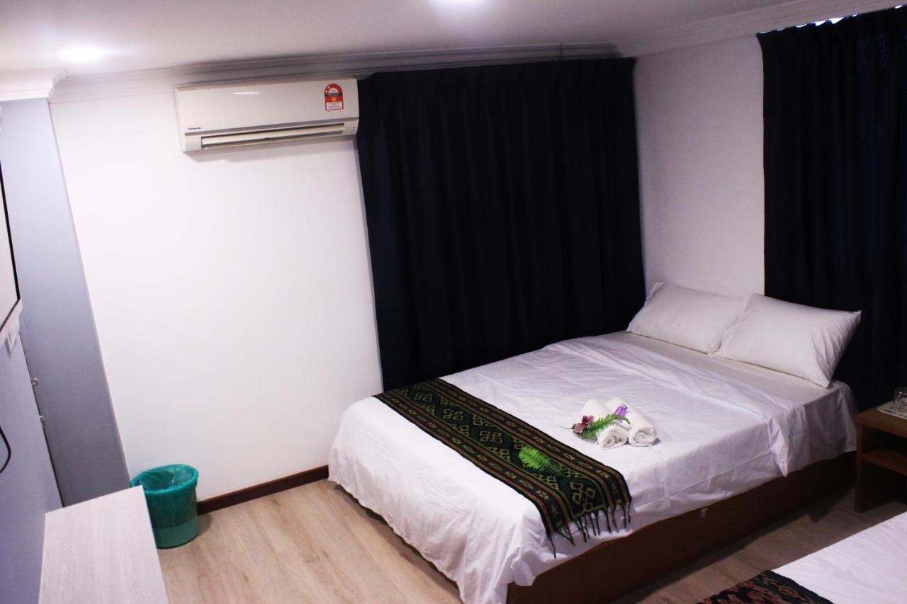 Kapit Hotel Кучинг Экстерьер фото