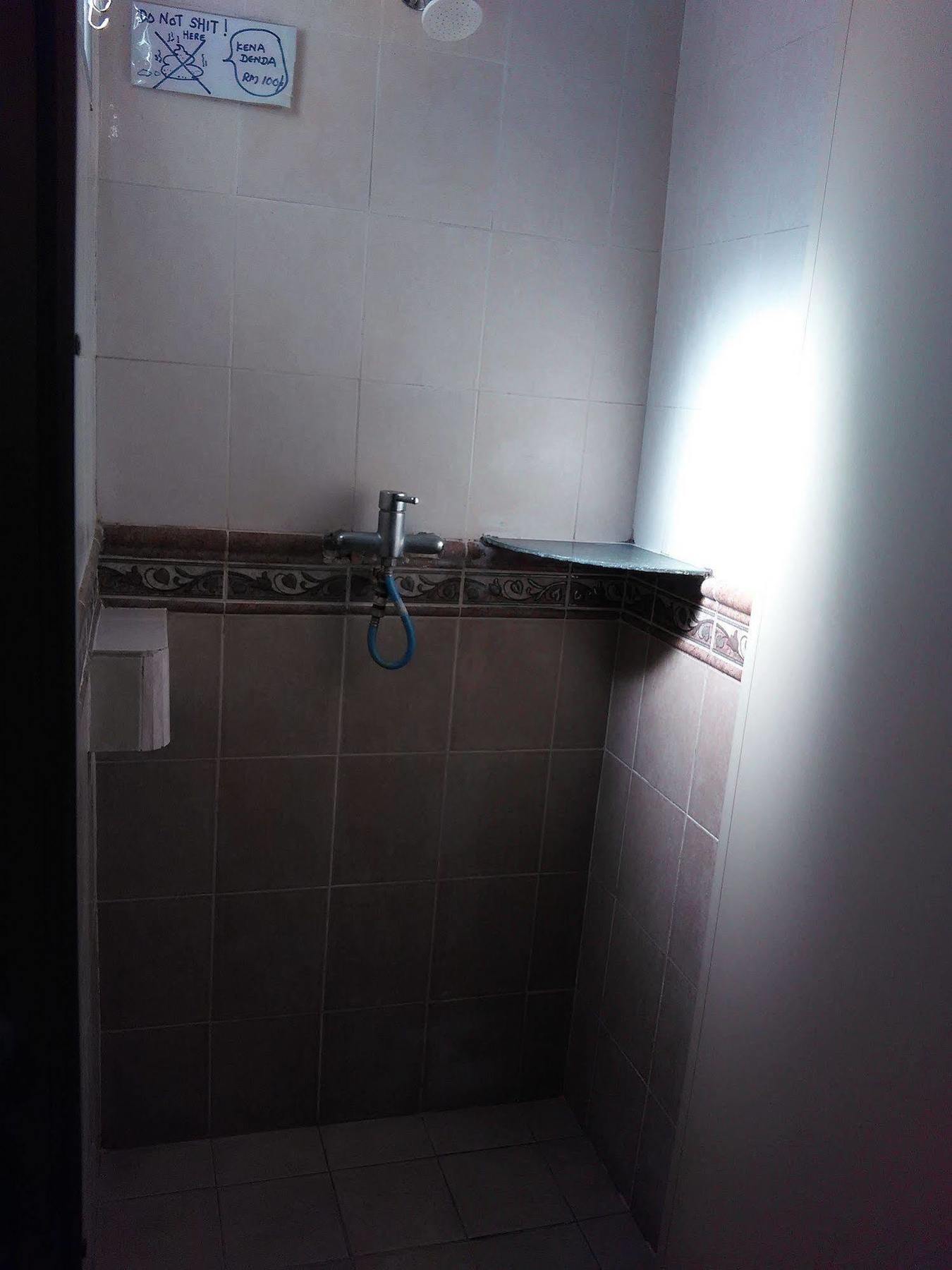 Kapit Hotel Кучинг Экстерьер фото