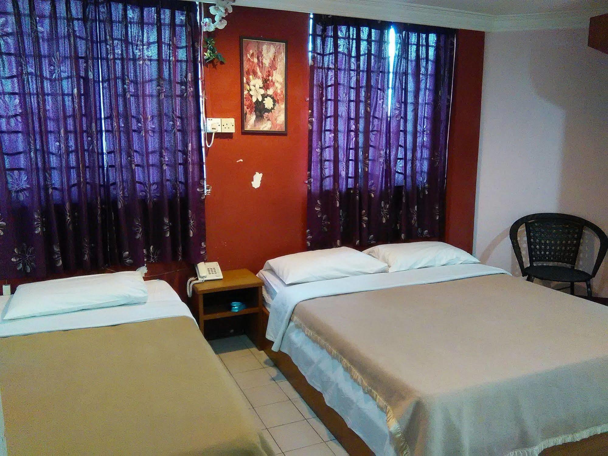 Kapit Hotel Кучинг Экстерьер фото