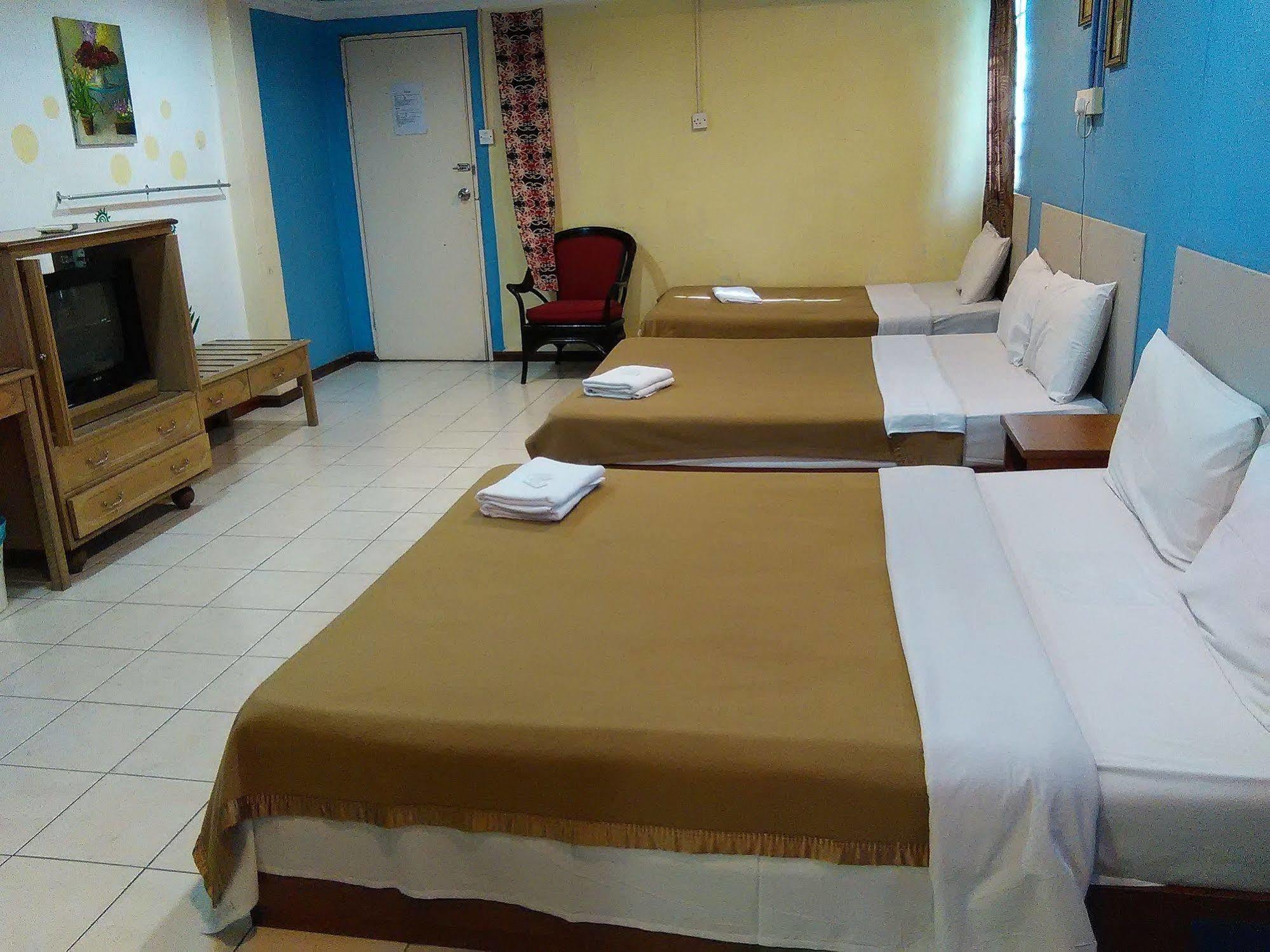 Kapit Hotel Кучинг Экстерьер фото